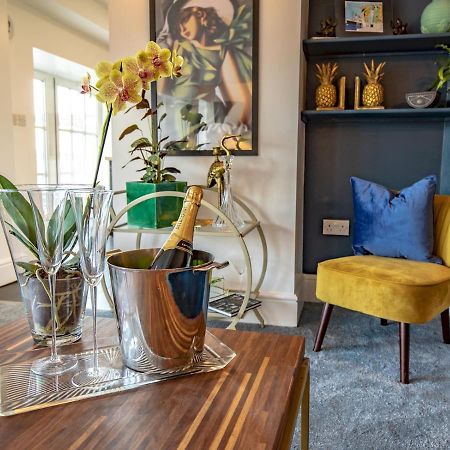 Pass The Keys Art Deco Inspired Apartment With Roof Top Views Shrewsbury Kültér fotó