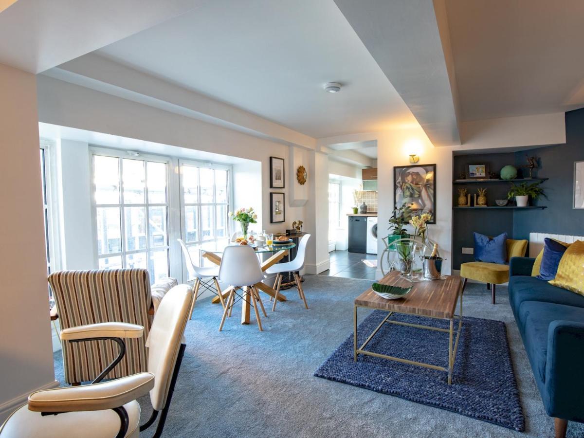 Pass The Keys Art Deco Inspired Apartment With Roof Top Views Shrewsbury Kültér fotó